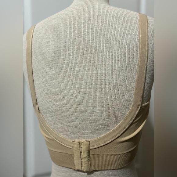 ILoveSia Black, Beige & Crème Sports Bra Clamping Adjustable Straps Bundle of 3 - Picture 6 of 10